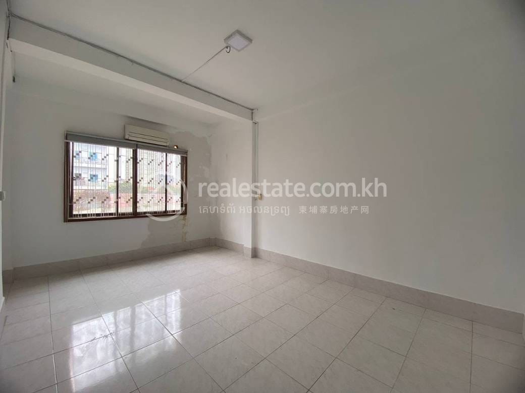 Relief À vendre de 220 m² de terrain pour $880,000