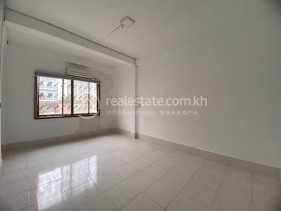 Relief À vendre de 220 m² de terrain pour $880,000