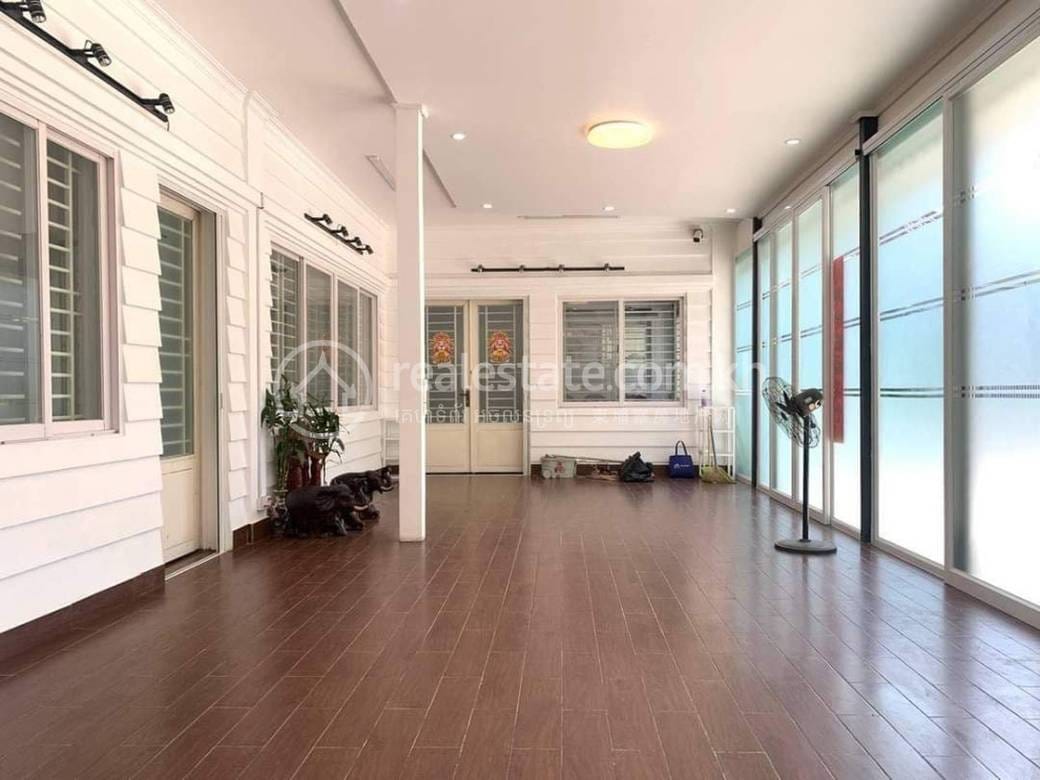 Vila K pronájmu in Chamkarmon $3,500