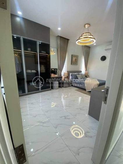 Chbar Ampov联排住宅出售，价格$89,900