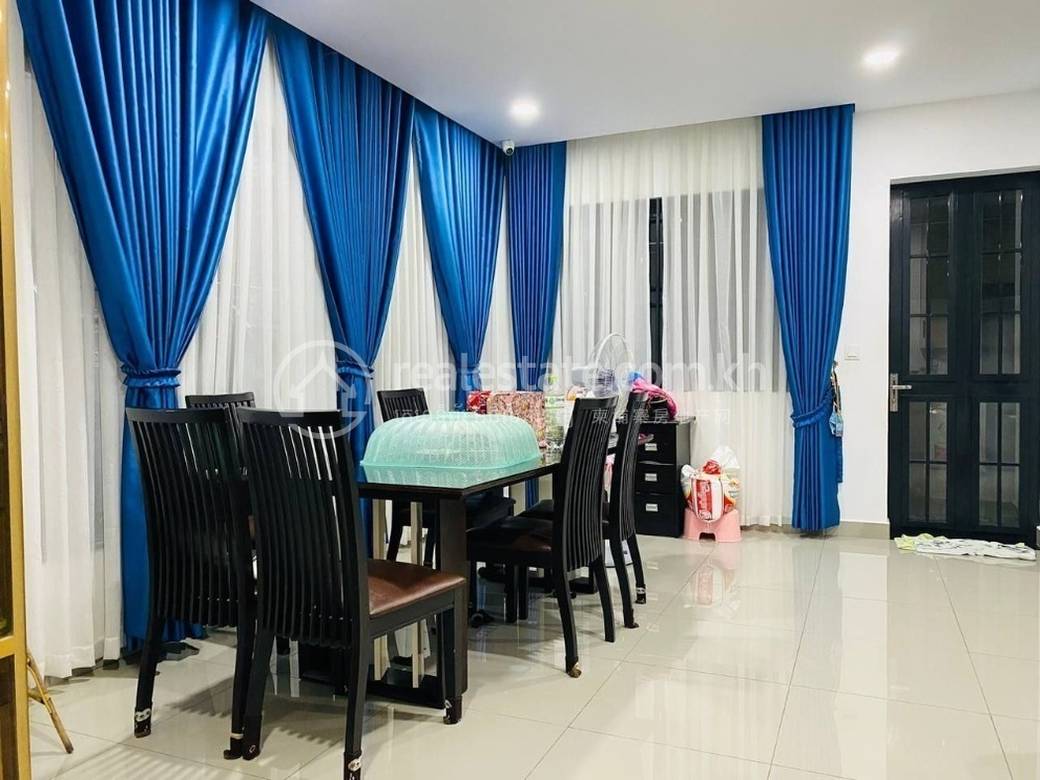 วิลล่าแฝด สำหรับขาย 4 ห้องนอน ราคา $268,000
