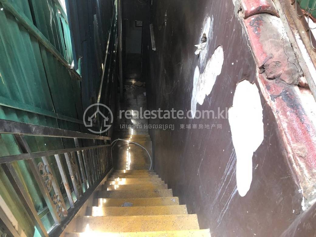 Bâtiment À louer de 665 m² de terrain pour $5,000