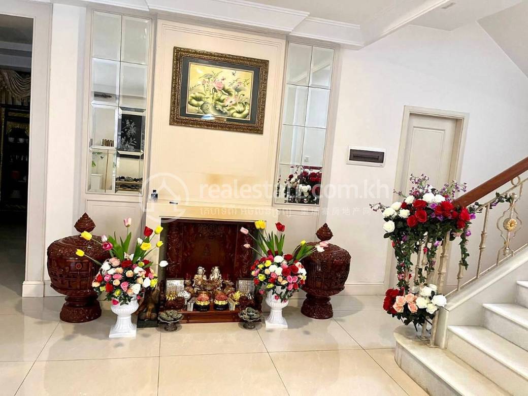 วิลล่า สำหรับเช่า ใน Chbar Ampov $4,500