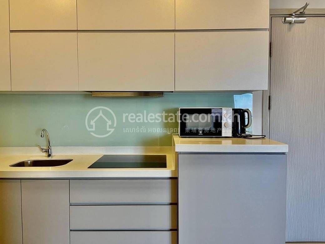 Condo For Rent in Chamkarmon $900