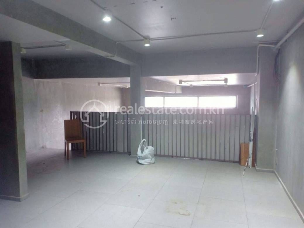 Flat House For Rent in Sen Sok $1,500
