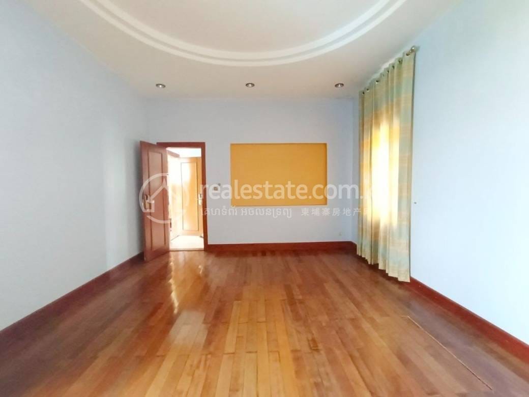 Villa For Rent in Sen Sok $1,500