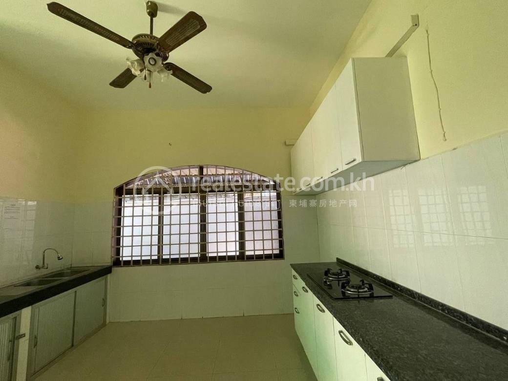 វីឡា សំរាប់ជួល នៅToul Kork តម្លៃ $3,500