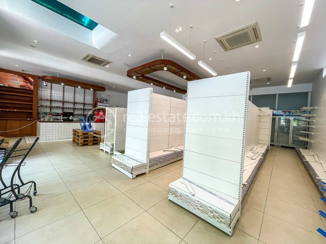 Boeung Trabek CommercialShophouse For Rent in Boeung Trabek
