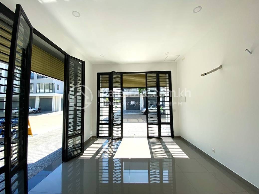 Chroy Changvar店屋出售，价格$375,000