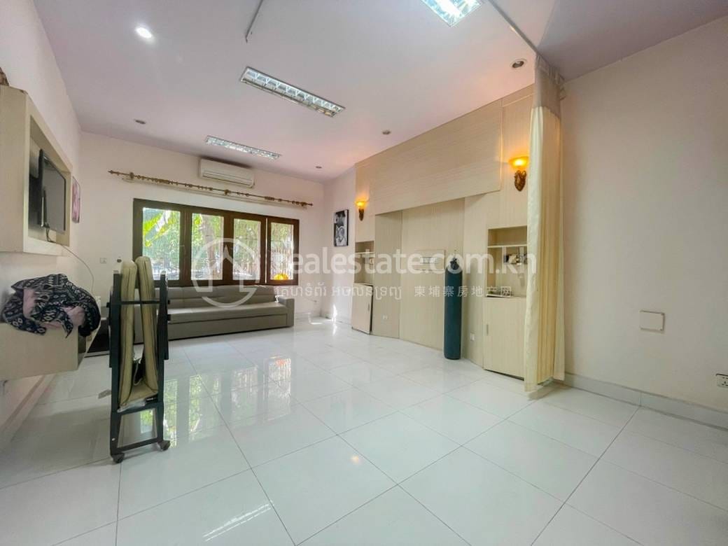 Villa For Rent in Boeng Reang, Daun Penh, Phnom Penh