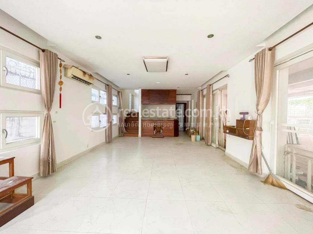 Budynek Na wynajem w Daun Penh $14,000