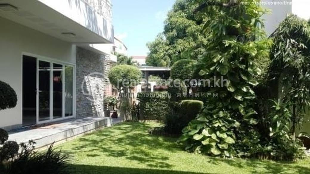 Villa For Sale with 6 Parking Space