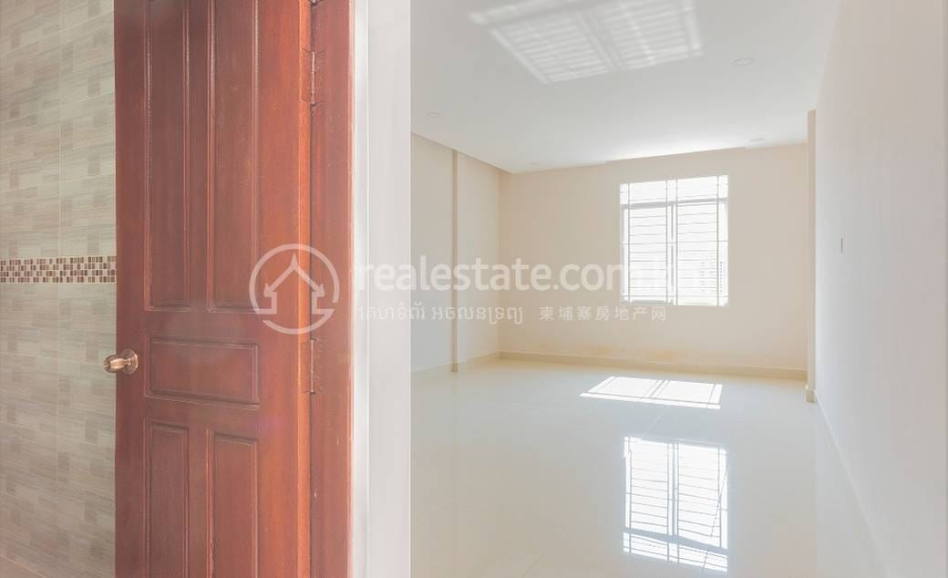 House and lot Na prodej with 1 Parking Space