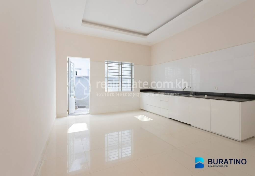 House and lot Na prodej in Akreiy Ksatr, Lvea Aem, Kandal