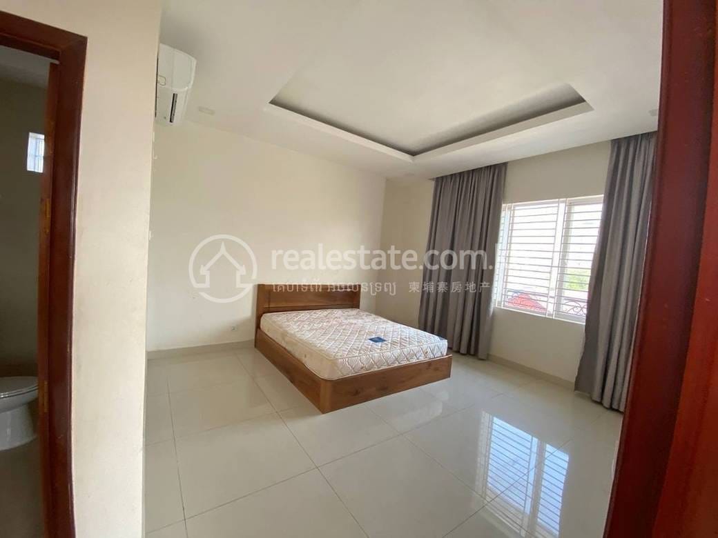 Flat House K pronájmu in Chamkarmon $4,000