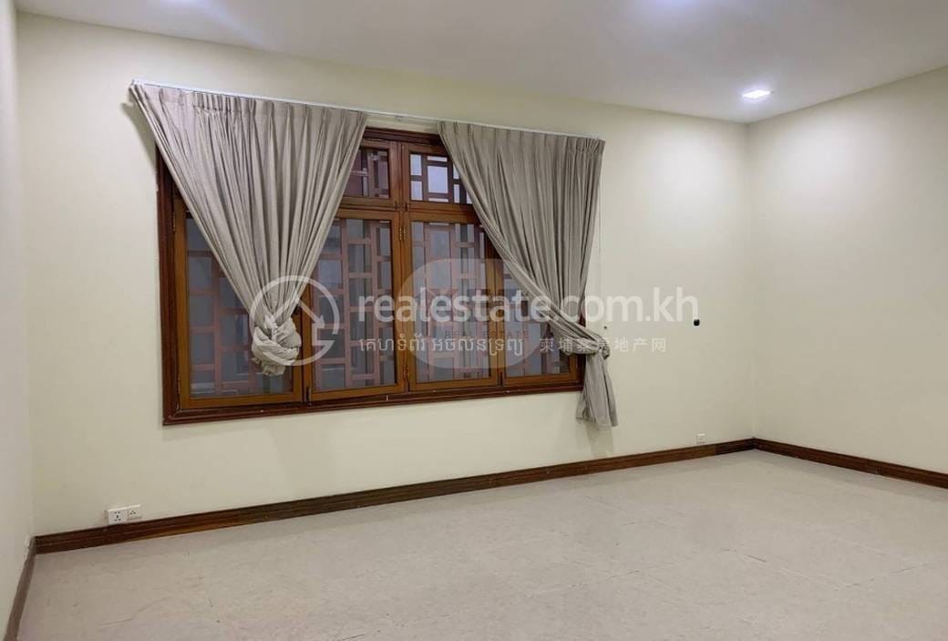 Chamkarmon别墅出租，价格$2,600