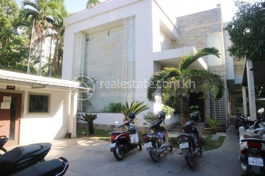 440 sqm Living Size Villa For Sale in Boeng Keng Kang