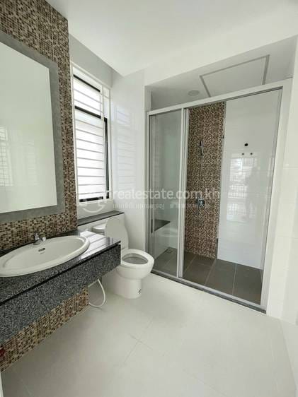 วิลล่าแฝด สำหรับขาย 4 ห้องนอน ราคา $345,000