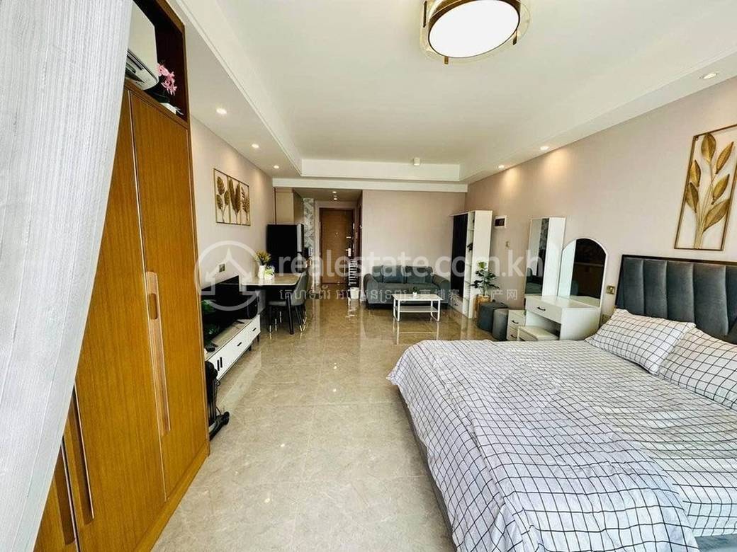 Condo For Rent with 1 Parking Space