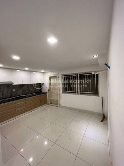 4 Bedrooms House and lot K pronájmu for $850