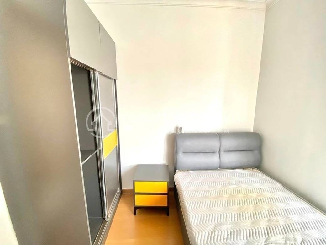 Apartment For Rent with 1 Parking Space