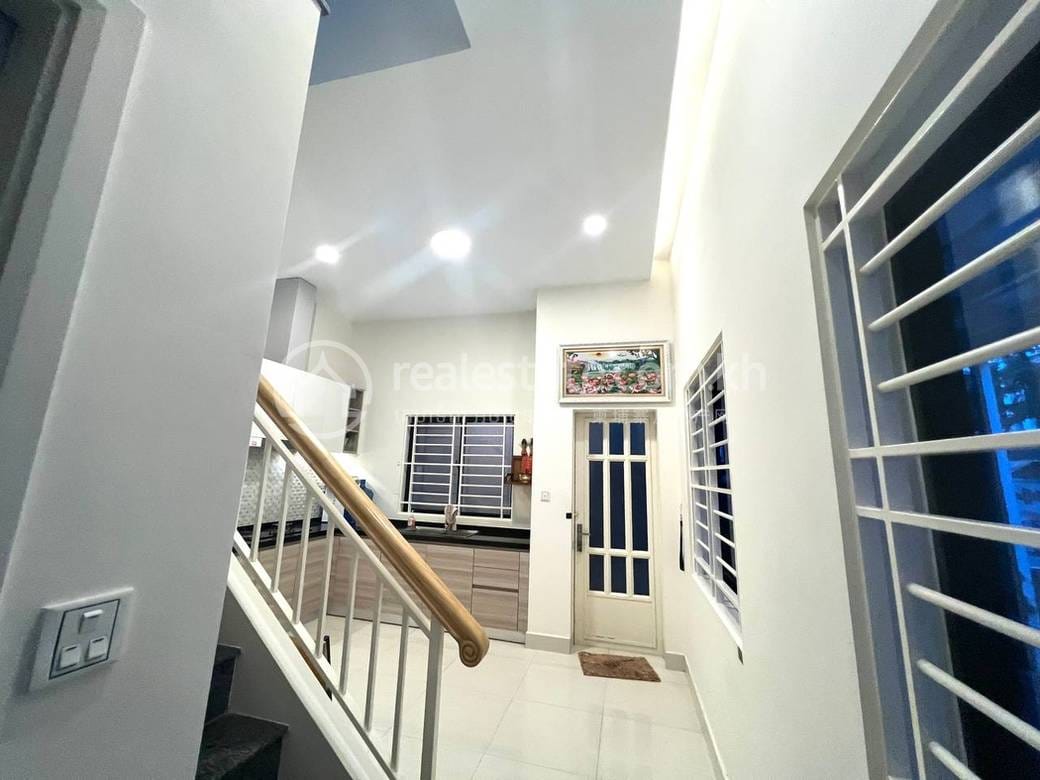 House and lot Для Аренды in Chbar Ampov $900