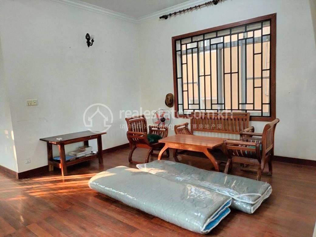 Chroy ChangvarHouse and lot出租，价格$5,200