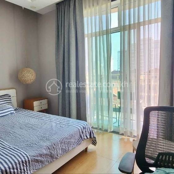 Apartment For Rent with 1 Parking Space