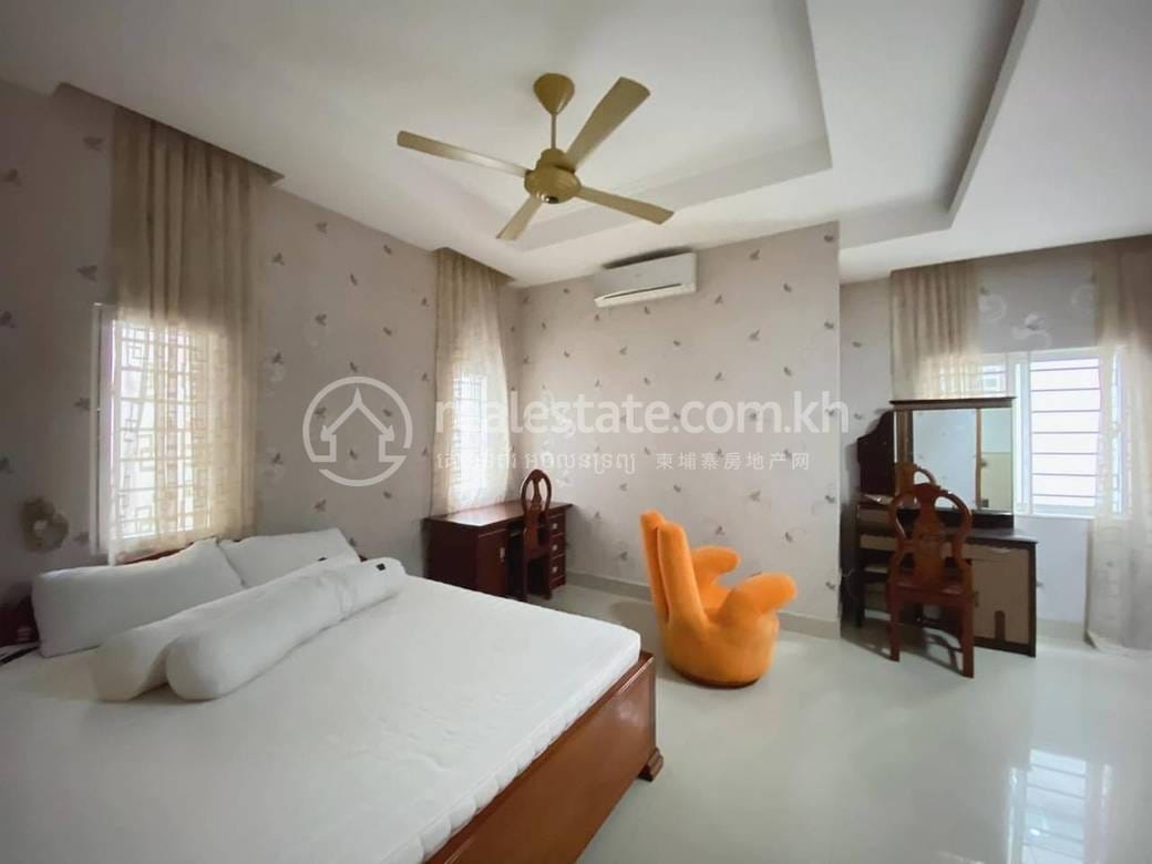 4 Bedrooms House and lot Для Аренды for $1,300