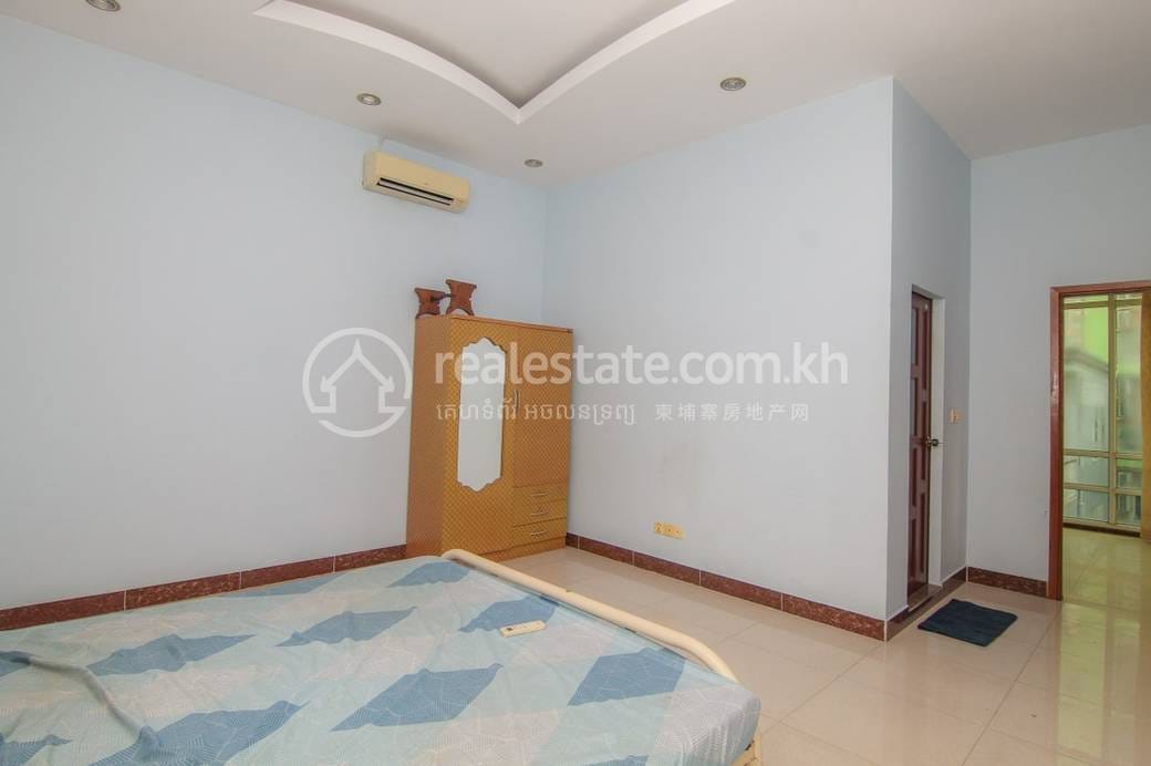 3 Bedrooms House and lot For Rent for $800