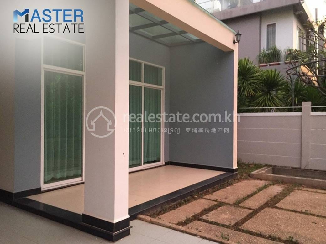 Vila K pronájmu in Chamkarmon $3,500