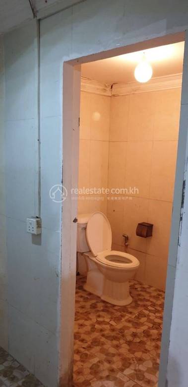 ตึกแถว สำหรับเช่า ใน Toul Kork $1,800