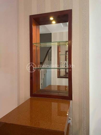 House and lot สำหรับเช่า 4 ห้องนอน ราคา $600