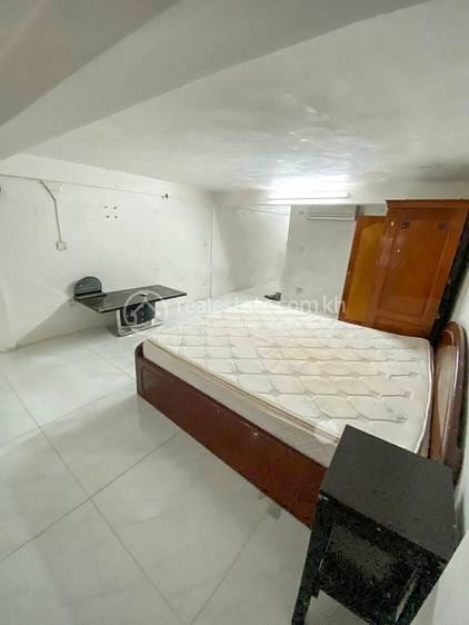 BKK 3 Shophouse For Rent in BKK 3