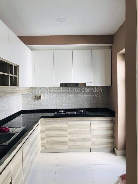 House and lot For Rent in Chbar Ampov $700