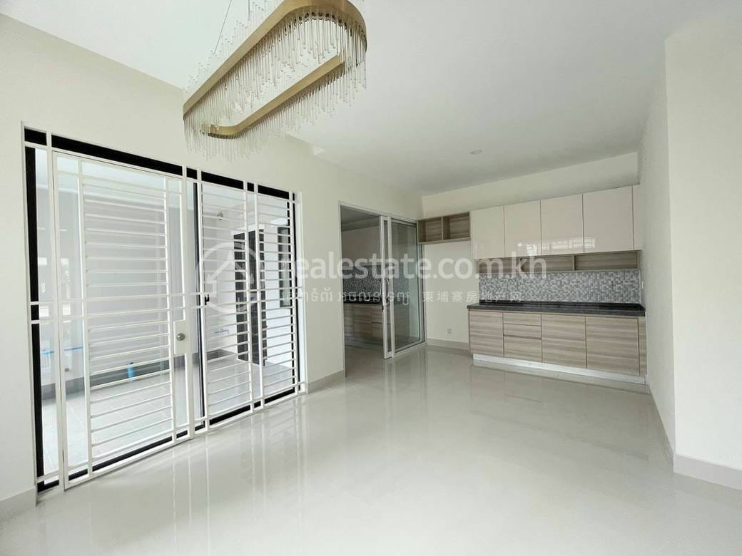 วิลล่าแฝด สำหรับขาย ใน Chbar Ampov $345,000