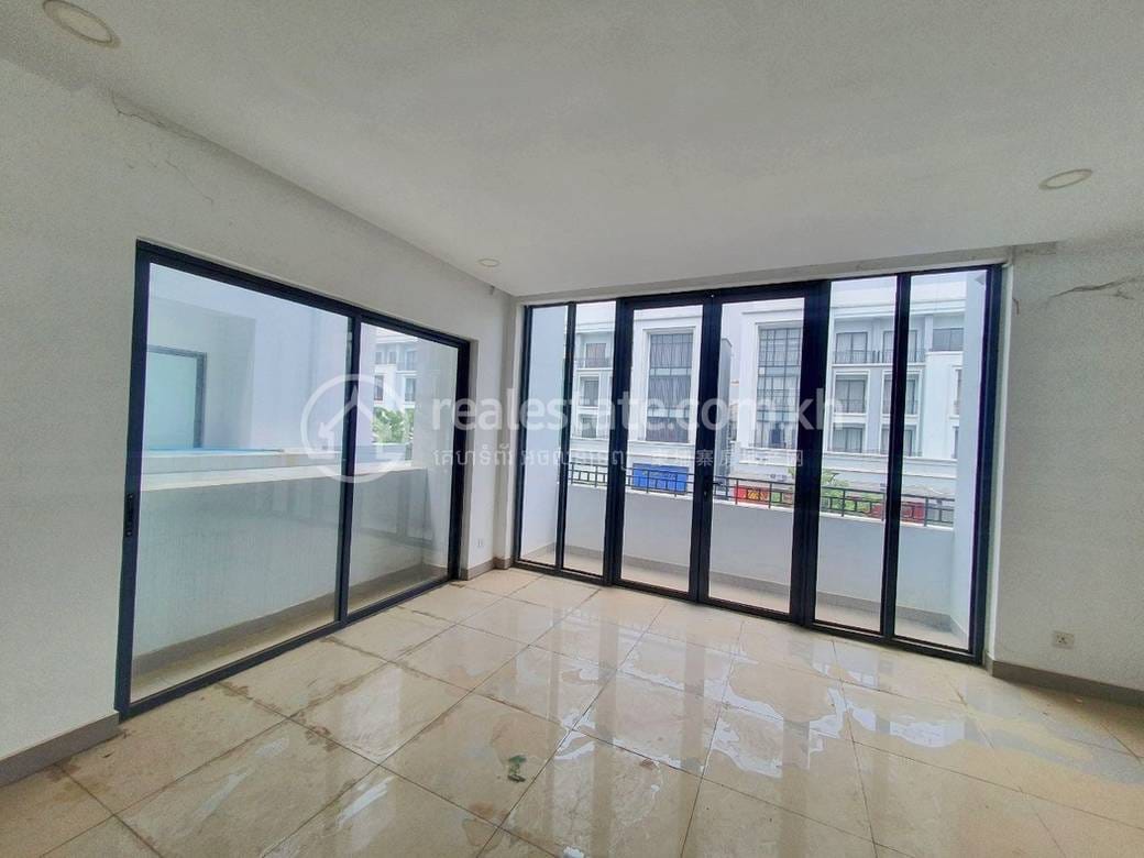 3卧室排屋出售，价格$580,000