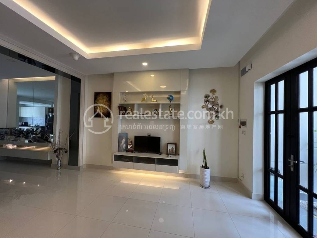 วิลล่า สำหรับเช่า ใน Chbar Ampov $900