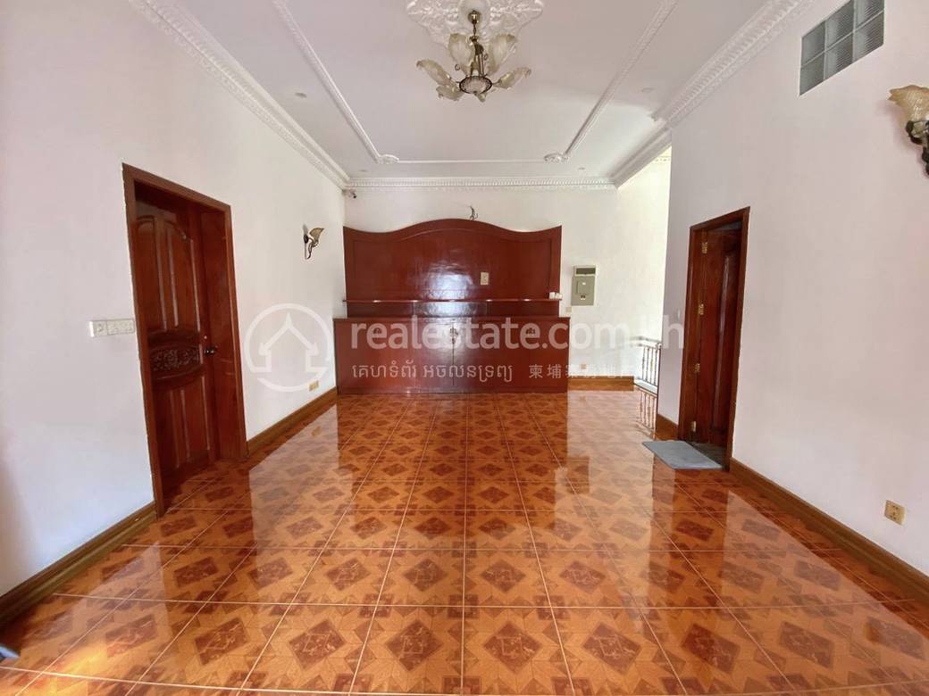 $8,500 Villa