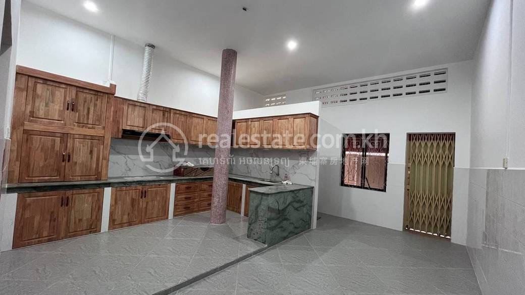 House and lot សំរាប់ជួល មានកន្លែងចតរថយន្ត 2