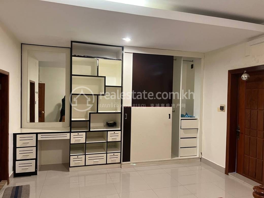 House and lot For Rent in Chbar Ampov $1,200