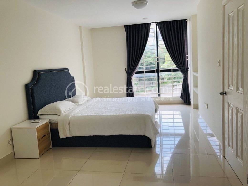 3 Bedrooms House and lot For Rent for $700