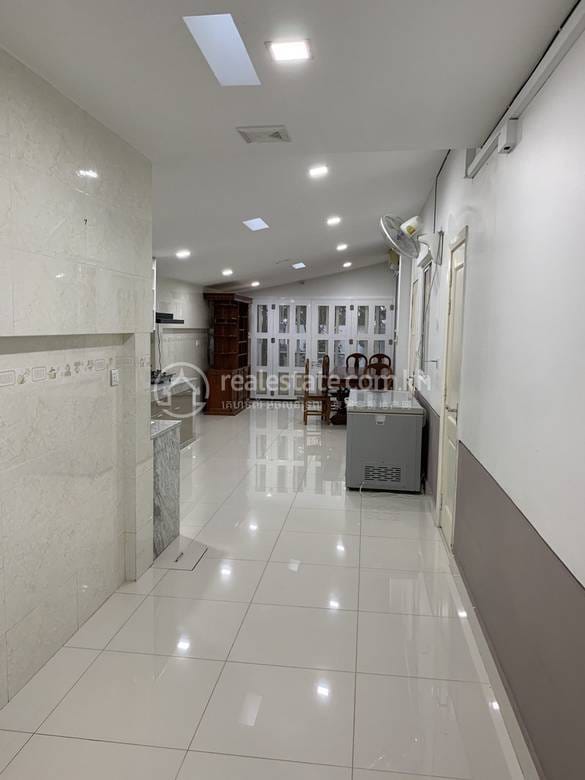 6 Bedrooms Вилла с двумя спальнями Для Аренды for $4,500