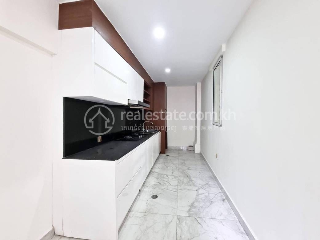 Twin Villa For Rent in Chbar Ampov $5,500