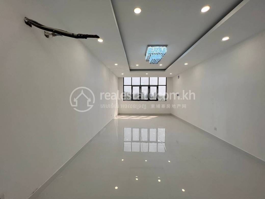 $530,000 Flat House