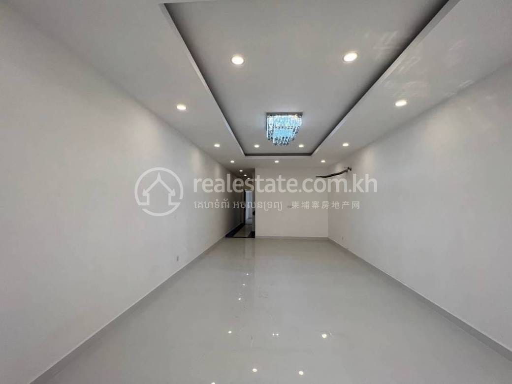 Sen SokHouse and lot出售，价格$530,000