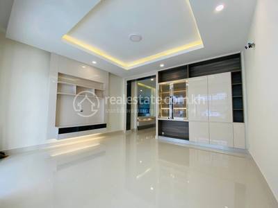 residential Twin Villa for sale ใน Nirouth รหัส 234056