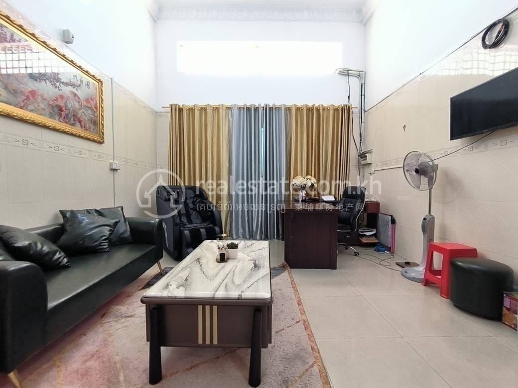 Tuek Thla店屋出售，位于Tuek Thla