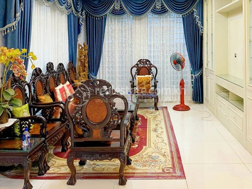 Villa For Sale in Chbar Ampov $1,500,000