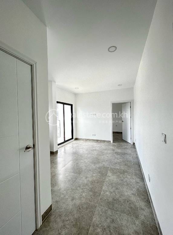 Apartment For Sale with 121 Parking Space